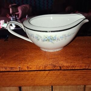 Noritake Roseberry Cream and Gold Plate